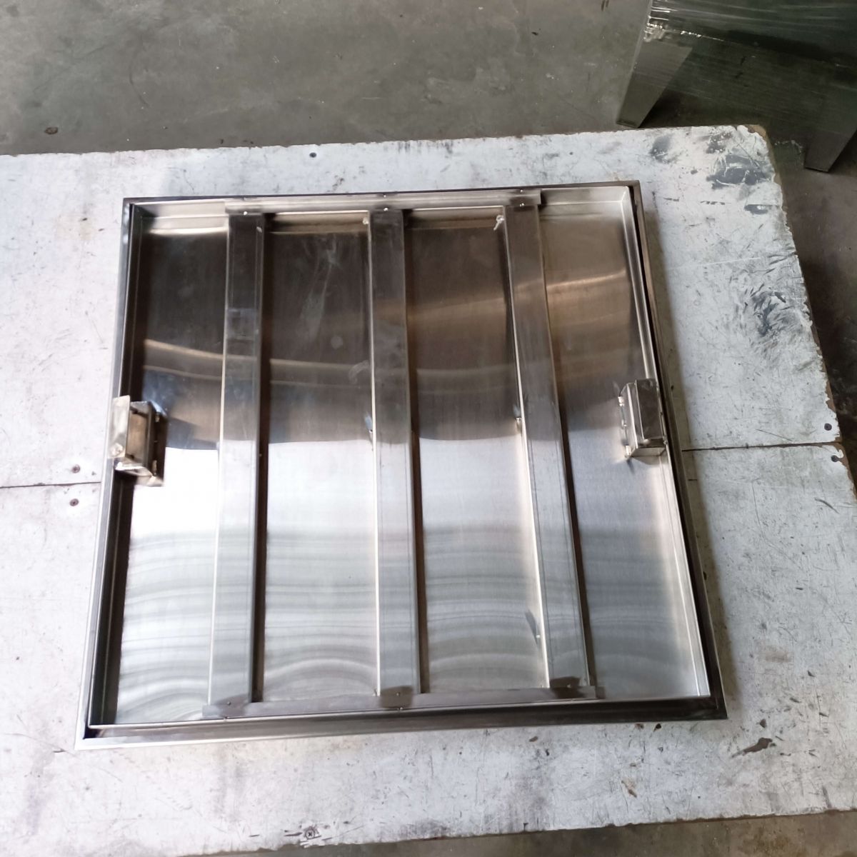 muong-thoat-nuoc-inox-304