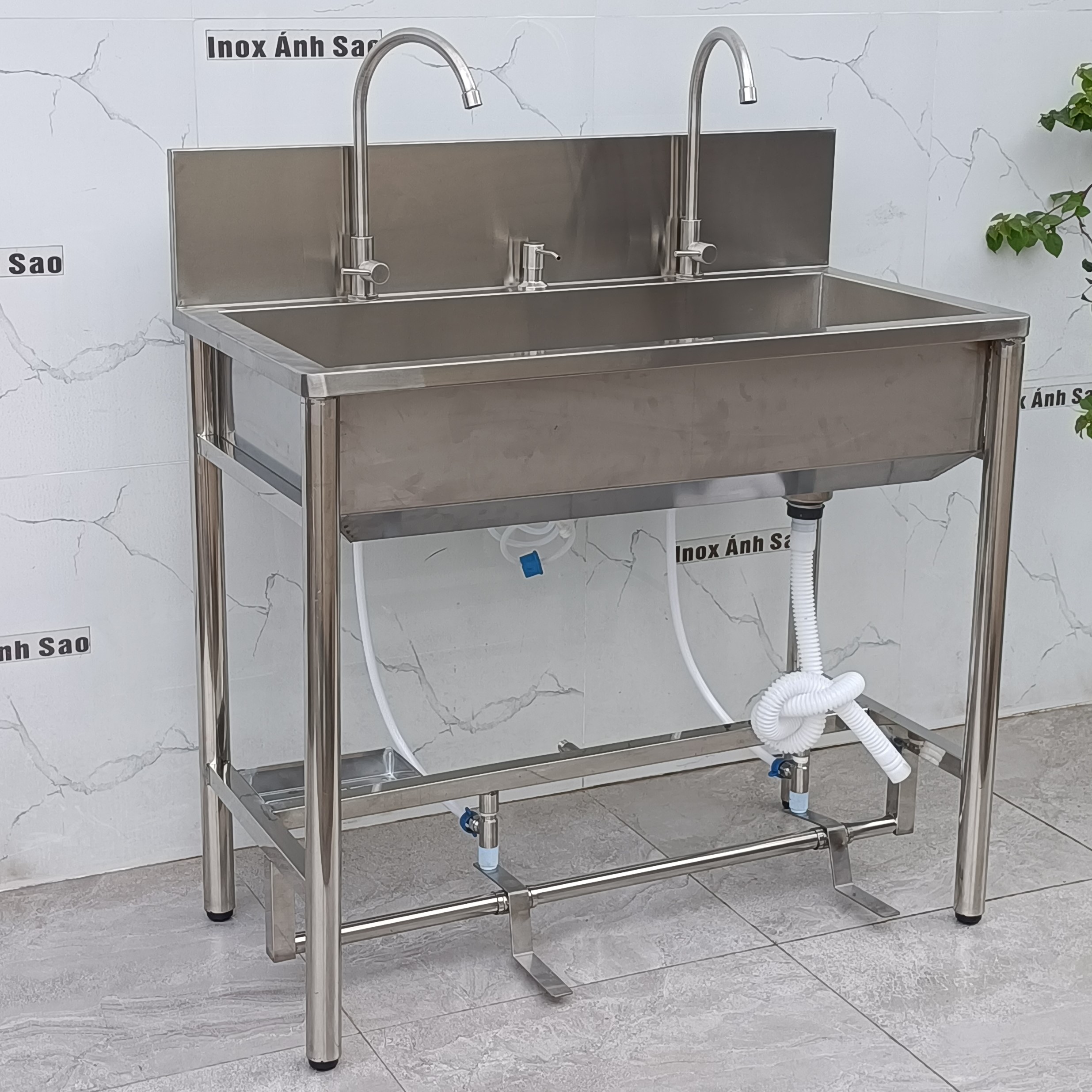 bon-rua-inox-dap-chan-2-voi-d06